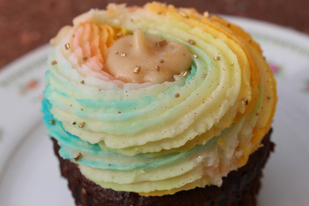 Where to Buy Airbrush Food Coloring in Canada (And Why Your Kitchen Needs One)