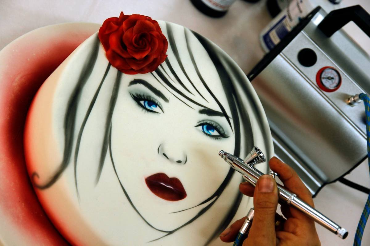 Why Your Airbrush Edible Colors Keep Clogging (And How to Fix It for Good)