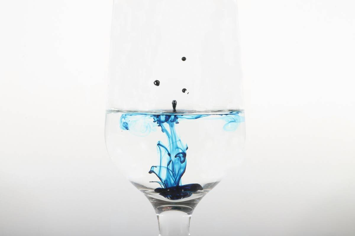 How to Use Airbrush Food Coloring Like a Pro (Without Turning Your Kitchen Into a Crime Scene)