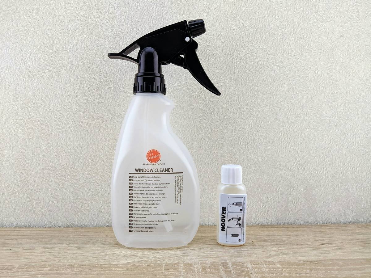 Infographic showing common airbrush cleaner ingredients and their food-safety status: acetone (unsafe), isopropyl alcohol 70%+ (conditionally safe), NSF-certified glycol ethers (safe for edibles)